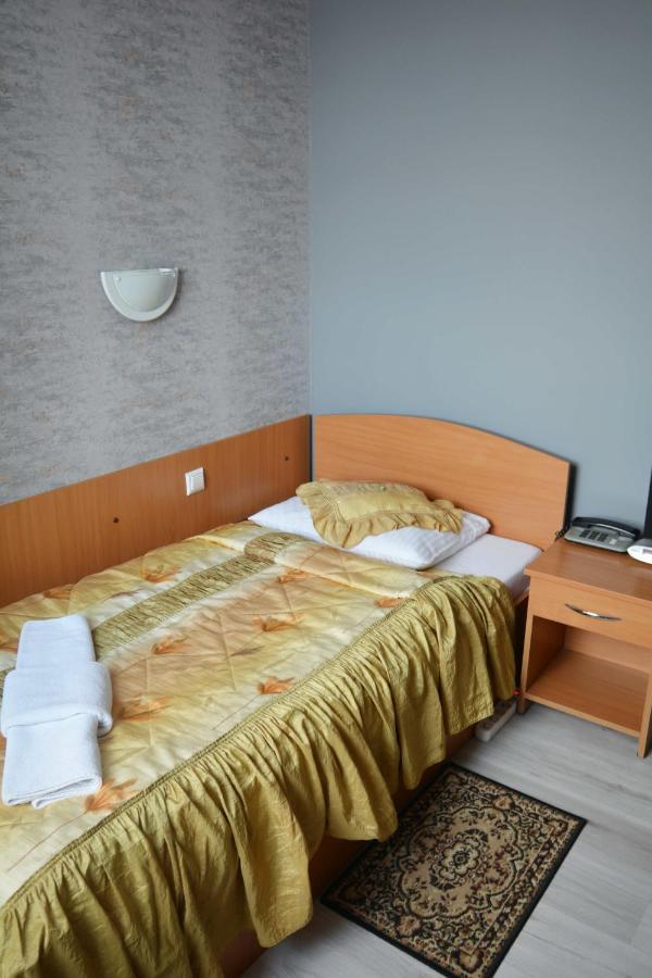 Hotel Awis Kutno Exterior foto